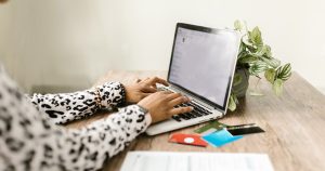Como funciona a gestão de compras em distribuidoras de higiene