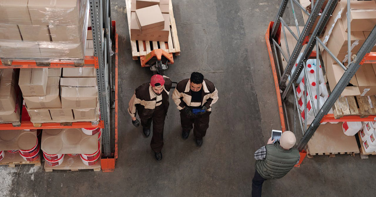 Gestão de estoque para distribuidoras de higiene: guia completo do básico ao avançado