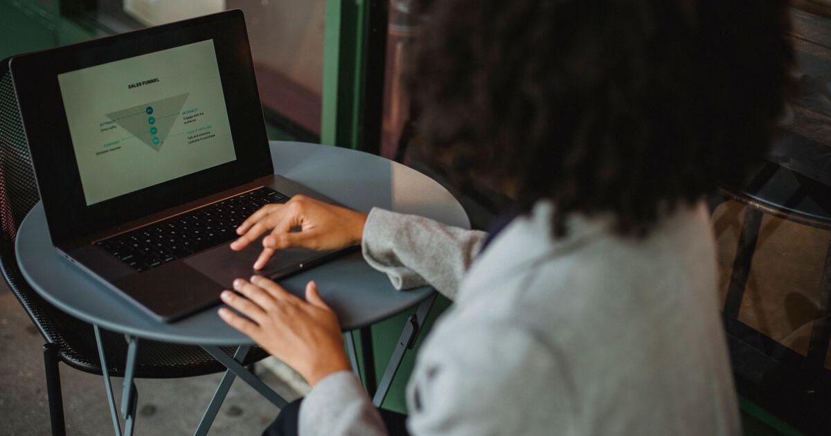 Como montar um funil de vendas B2B para distribuidores?